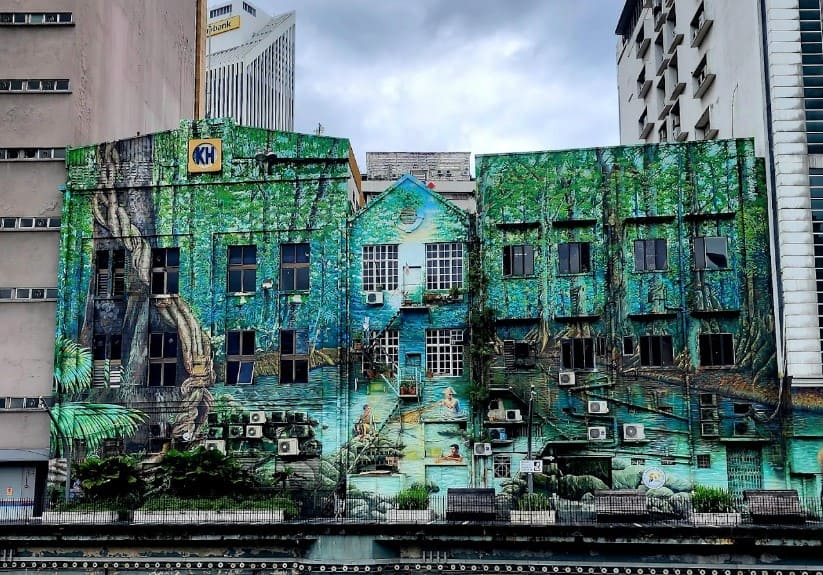 bangunan hijau mural di river of life kl