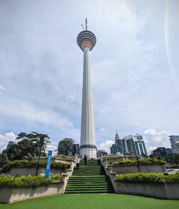 jalan tangga naik ke kl tower